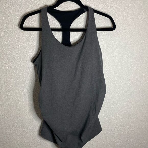 Old Navy Active- Power soft built in bra gray active top- Size Medium - Picture 1 of 6